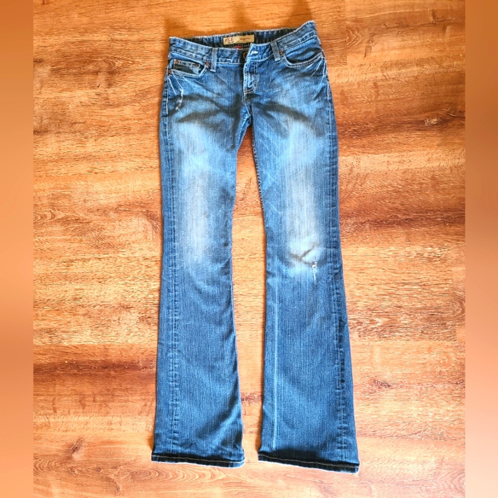 Buckle jeans